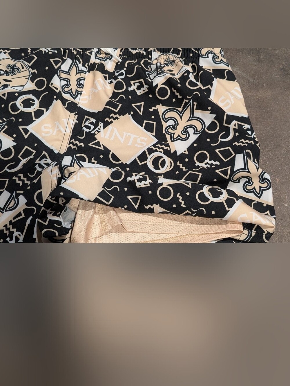Chubbies The Saints Game Day Fit Swim Trunks Medium 5.5" Lined NWOT NFL - Picture 6 of 7